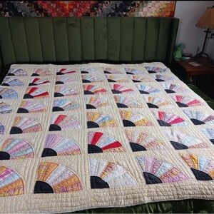 Vintage handmade grandmother fan Multicolor Patchwork Quilt